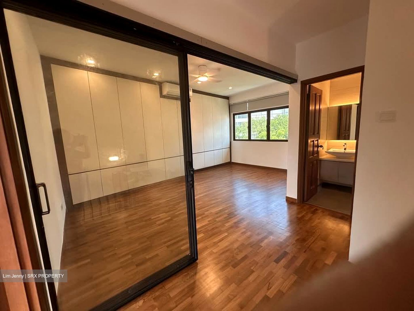 The Riverina (D18), Terrace #581344951